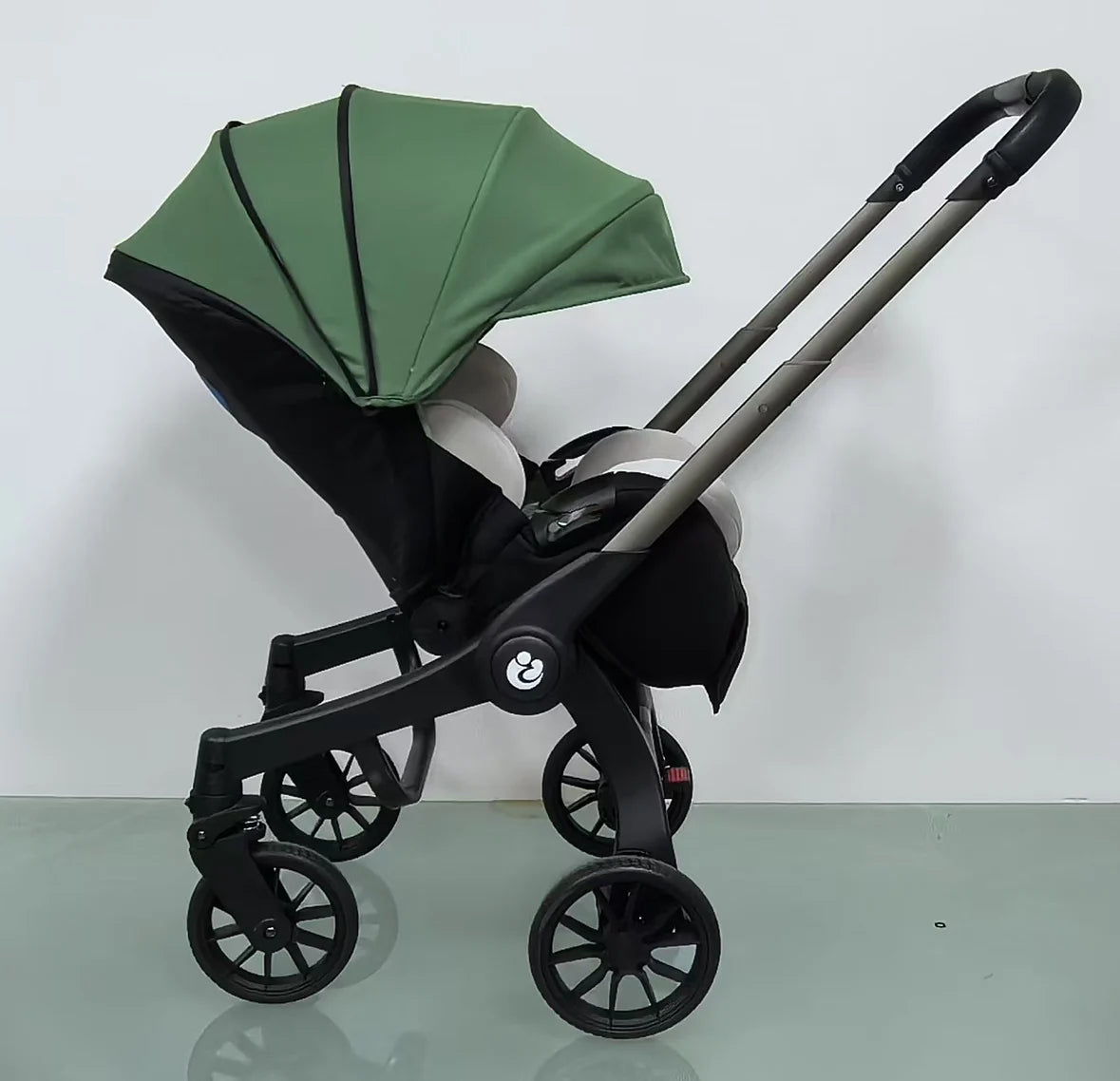 2025 New Baby Stroller 4in1 Multifunctional Newborn Baby Stroller 3in1 Foldable Basket Type Seat Lightweight Travel Pram